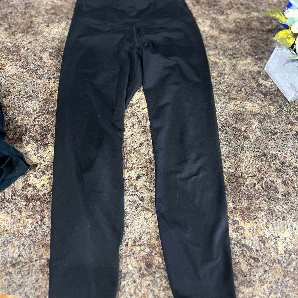 Old Navy Black Elevate Leggings - image 4